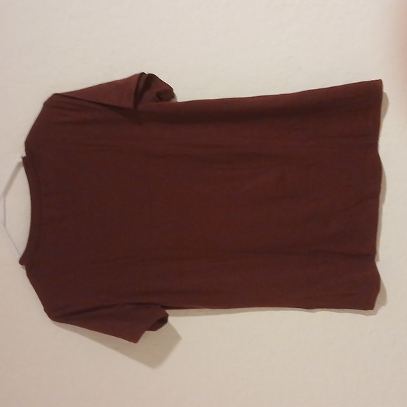 NWT LUXVEER Burgundy Pleated Front Short Sleeve Tee - Size Small - Picture 5 of 7